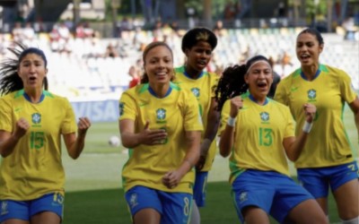 Brasil vence Inglaterra de virada e vai às oitavas da Copa Feminina Sub-20