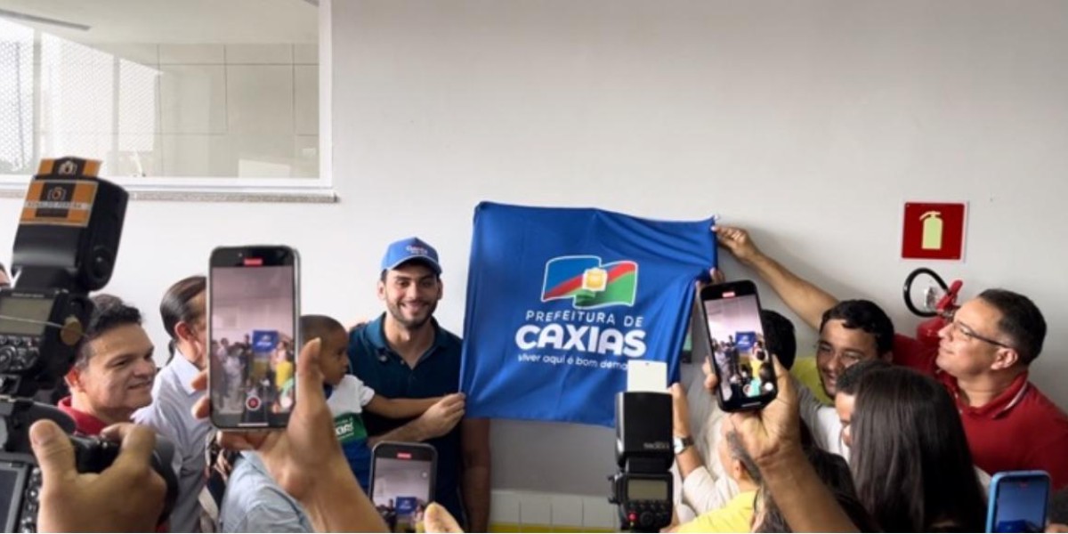 Prefeito Gentil Neto entrega creche, ambulâncias e carros para guarda municipal de Caxias