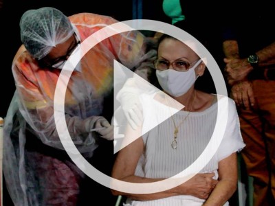 Caxias recebe primeiro lote de vacinas e enfermeira caxiense é primeira imunizada no Município