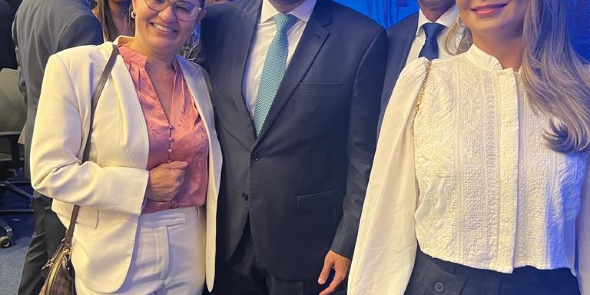 Deputada estadual Cláudia Coutinho participa da solene de posse do Ministro das Comunicações Juscelino Filho, em Brasília