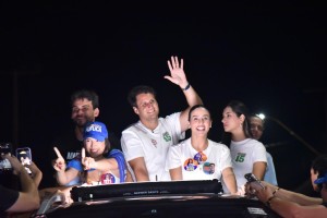 Amanda Gentil e Daniella movimentam Caxias com a maior carreata da região Leste