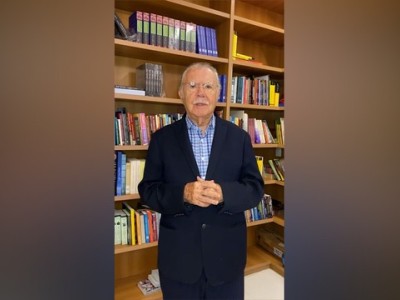 Ex-presidente da República, José Sarney, parabeniza Lula pela vitória em segundo turno