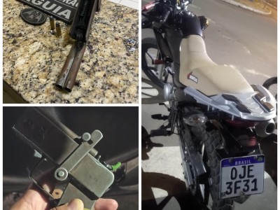 Polícia Militar apreende arma de fogo e recupera motocicleta roubada durante Operação Bairro Seguro em Caxias