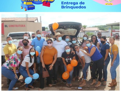 Prefeitura de Gonçalves entrega presentes em comemoração ao dia das crianças 