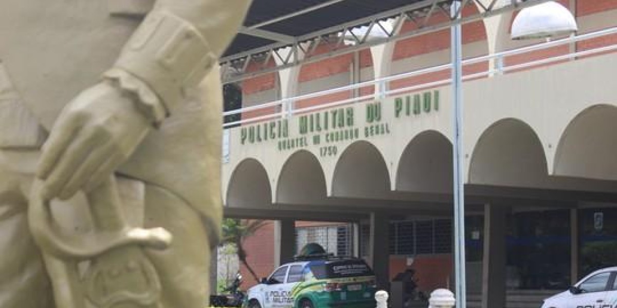 Denúncia de policiais militares em motel com viatura é investigada em Teresina