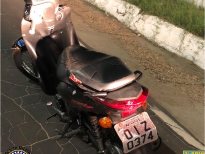 Polícia Militar recupera motocicleta com restrição de roubo durante Operação Cidade Segura m Caxias