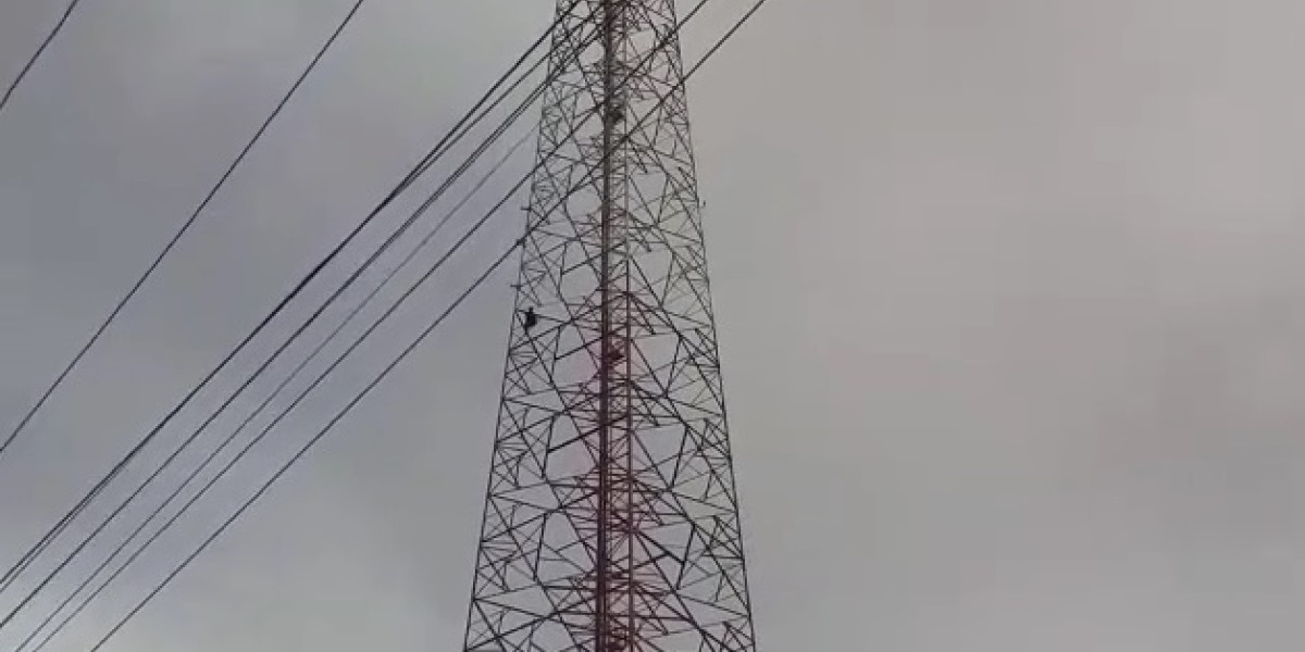 Homem invade a sede do Sistema Mirante e escala torre de transmissão
