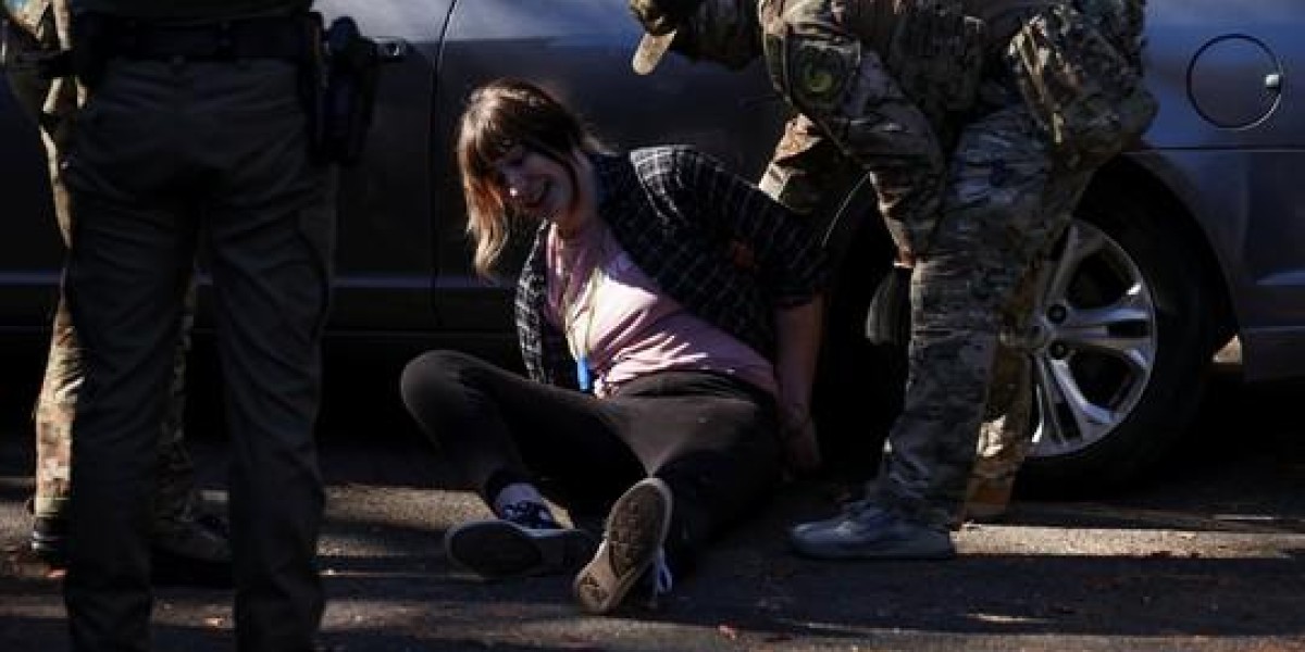 Medo da polícia de Trump leva brasileiros a abandonar o sonho americano pela metade e voltar ao país