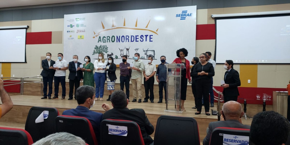 Prefeitura de Gonçalves Dias recebe troféu pela implantação de inspeção e gestão rural