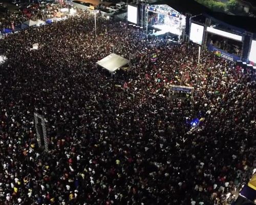 Caxias comemora 203 anos com multidão de mais de 70 mil pessoas e shows que marcaram a história da cidade