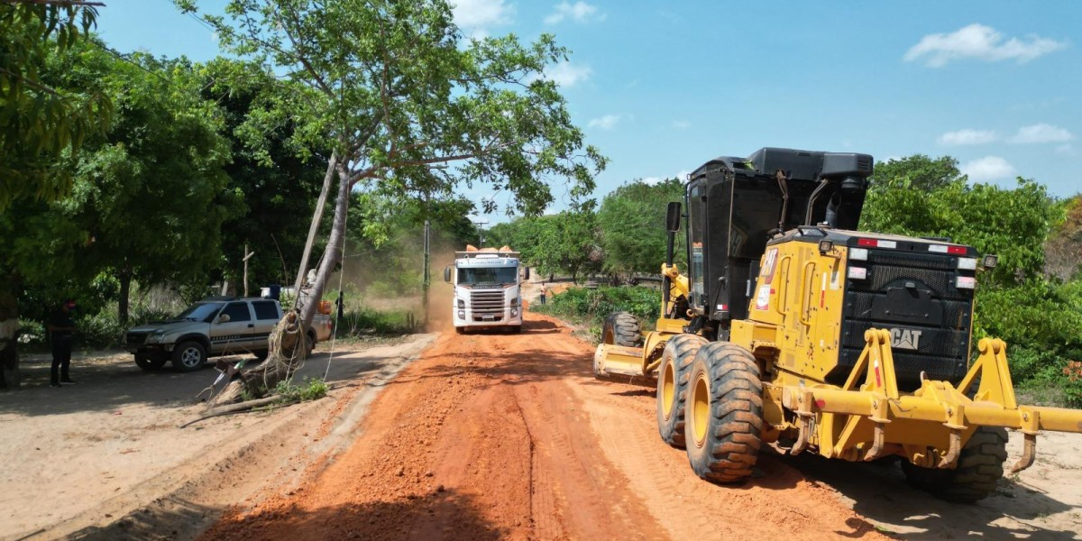 Estrada do Centro do Adilino recebe obra estruturante na gestão do prefeito Nonatinho