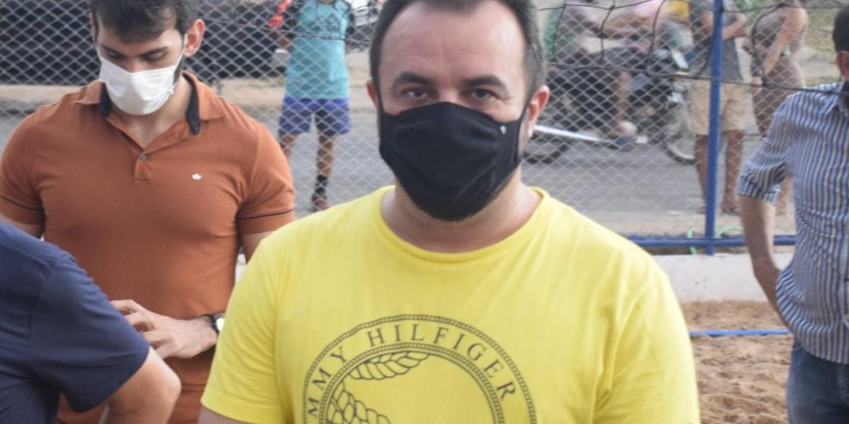 Após solicitação do vereador Teódulo Aragão, a quadra de vôlei de areia do bairro Cohab foi inaugurada