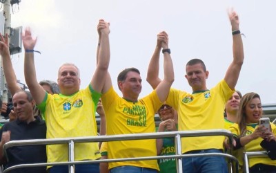 Direita exibe unidade em ato político e reforça estratégia para disputa eleitoral de 2026