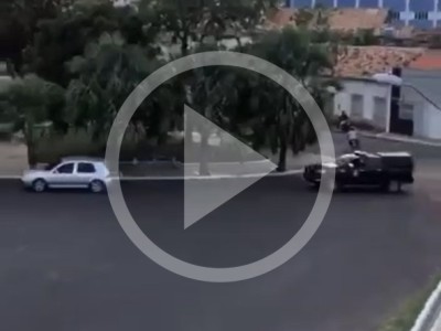 Fuga termina com apreensão de três homens e arma de fogo no Centro de Caxias