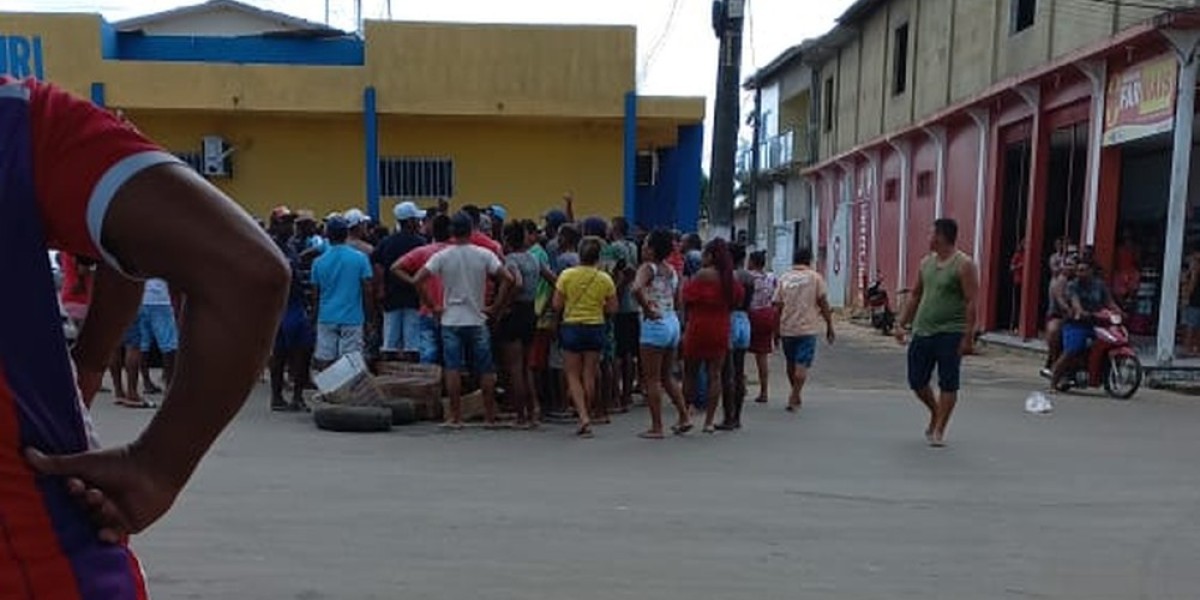 Professor e cerca de outras 12 pessoas são conduzidos por envolvimento em derrubada de escola no interior do Maranhão