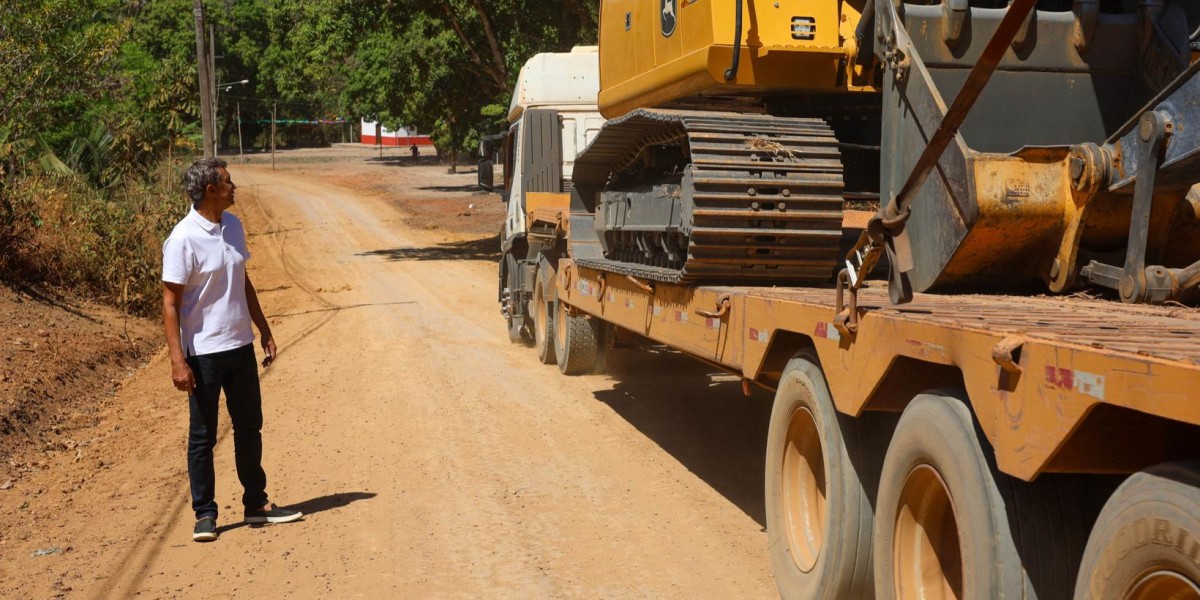 Prefeito Nonatinho segue com obras e recupera estrada que liga Mucambo de Ferro ao Canadá