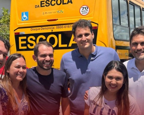 Em parceria com o Governo do Estado, Fernando Pessoa entrega obras e veículos em Tuntum