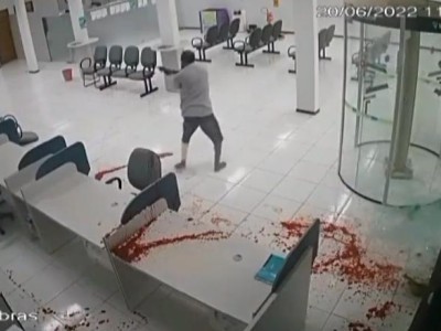 Polícia procura por suspeitos envolvidos em tentativa de assalto a agência financeira em São Mateus