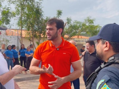 A prefeitura de Caxias realiza no residencial Vila Paraíso, a ação “Caxias limpa é bom demais”