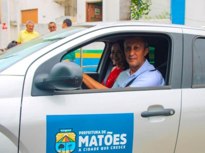 Prefeito entrega veículo para Assistência Social em Matões