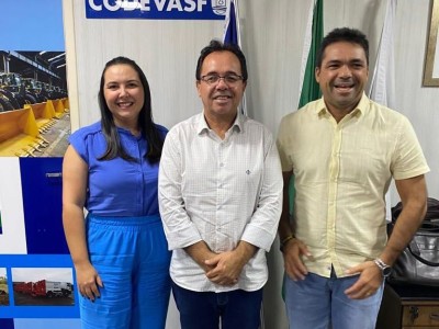 Prefeito de Gonçalves Dias, e primeira dama Gisele se reúnem com o superintendente da Codevasf, em busca de melhorias para o município 