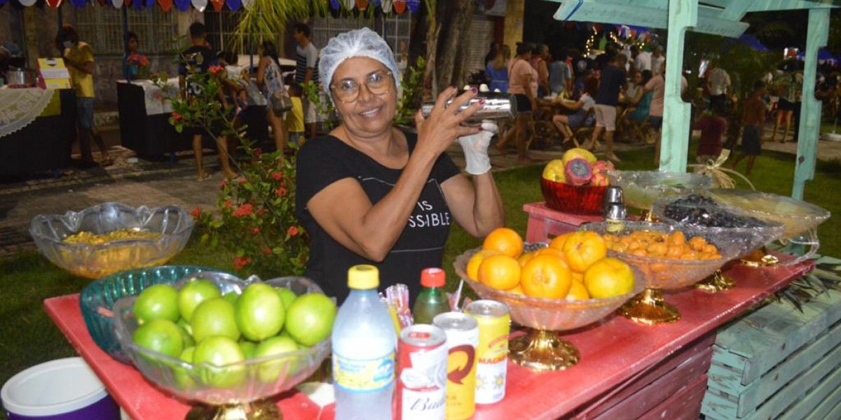 Abertura da Feirinha Gastronômica tem sucesso de público