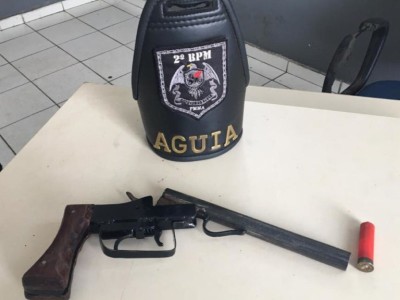 Dupla é presa com arma de fogo em Caxias