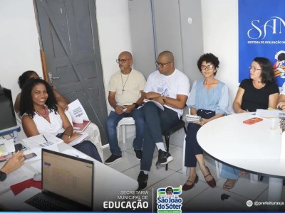 Prefeitura de São João do Soter realiza reunião da Comissão do Calendário Escolar 2026