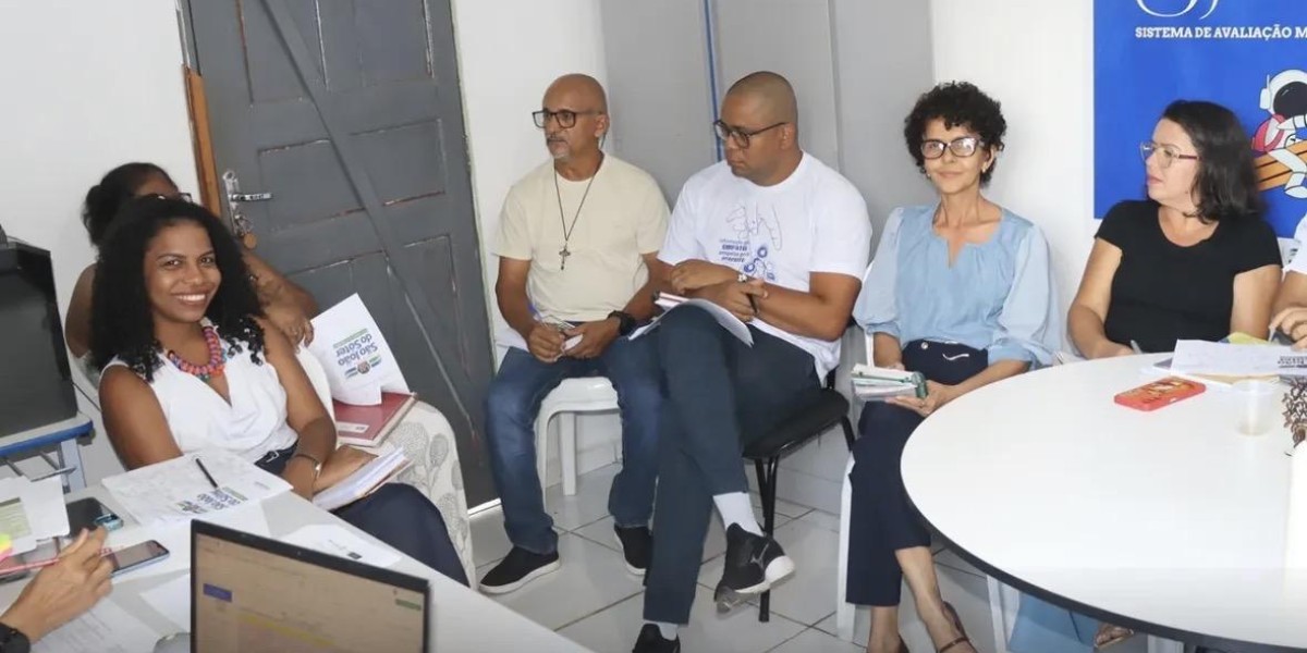Prefeitura de São João do Soter realiza reunião da Comissão do Calendário Escolar 2026