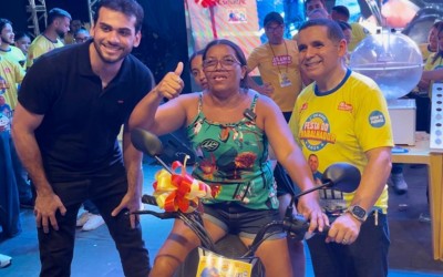 Multidão marca presença na Festa do Trabalhador em Caxias com sorteio de motos e grandes prêmios