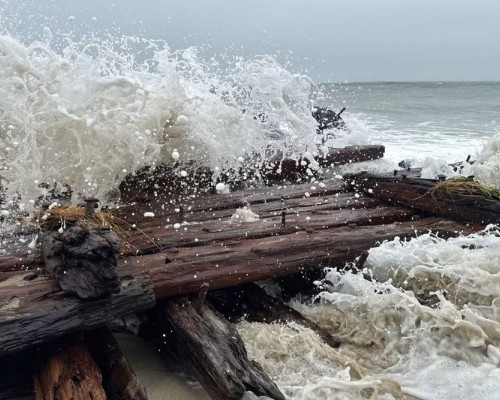 Tempestade nos EUA expõe destroços de navio naufragado em 1884