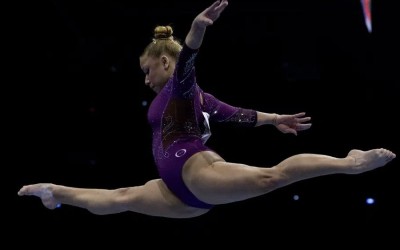 Após longa espera, Flávia Saraiva ganha medalha na trave no Mundial