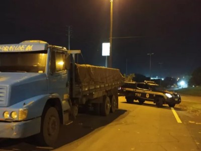 PRF apreende carregamento de álcool em gel que tinha como destino a cidade de Caxias