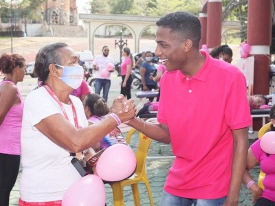 Vini Jansen participa de ação do outubro rosa no município de morros