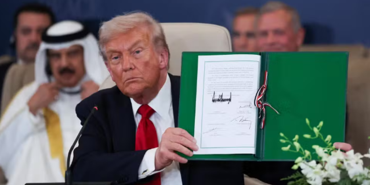 Sem Israel nem Hamas, líderes mundiais assinam acordo de cessar-fogo em Gaza; 'Conseguimos fazer o impossível', diz Trump