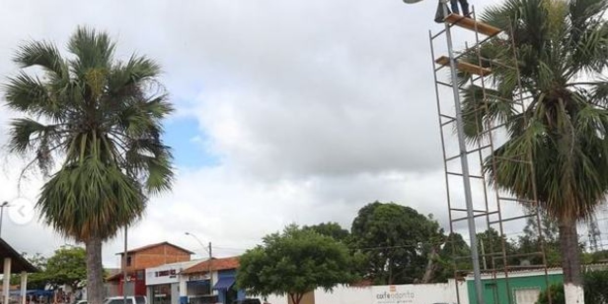 Prefeitura inicia reestruturação da iluminação da Praça Lula Pereira em Matões 