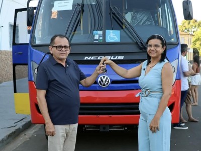 Parnarama recebe novo micro-ônibus para reforçar transporte de pacientes da rede pública de saúde