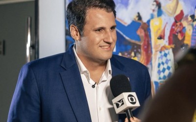 Orleans Brandão apresenta propostas para economia, saúde e infraestrutura durante entrevista ao JM1