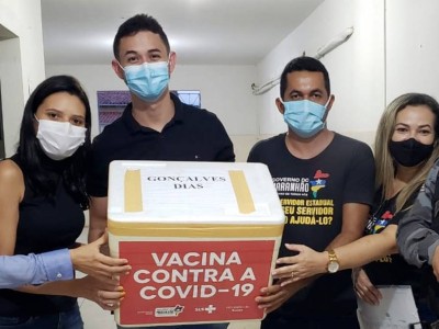 O primeiro lote com as vacinas contra a Covid19  chega em Gonçalves Dias 