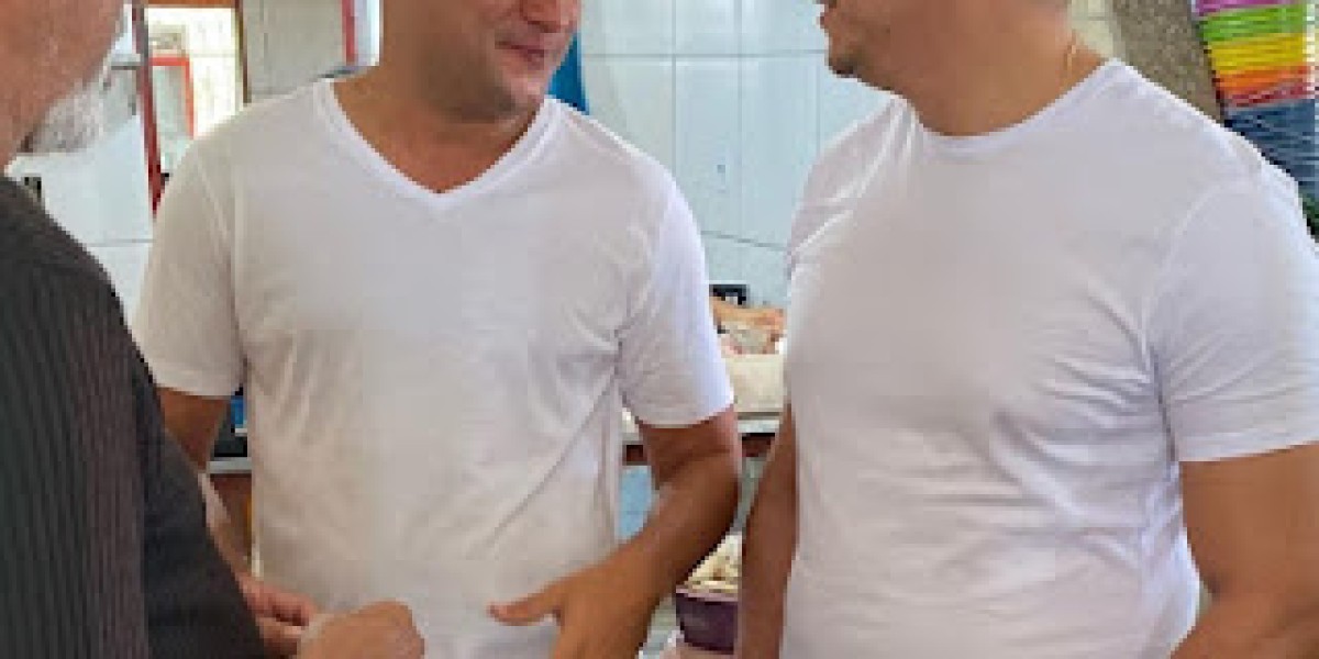Paulo Marinho Júnior e Weverton visitam Mercado do Peixe, em São Luís