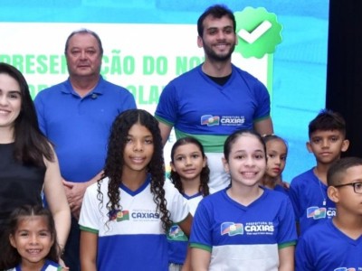 Gestão Municipal apresenta novos uniformes para estudantes da rede municipal de educação 