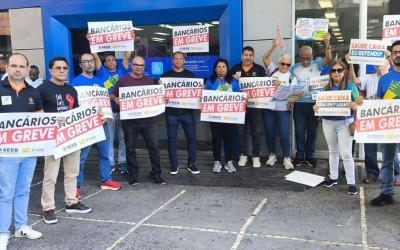 Funcionários da Caixa decidem nesta segunda-feira sobre proposta que pode encerrar greve