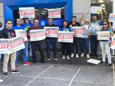Funcionários da Caixa decidem nesta segunda-feira sobre proposta que pode encerrar greve