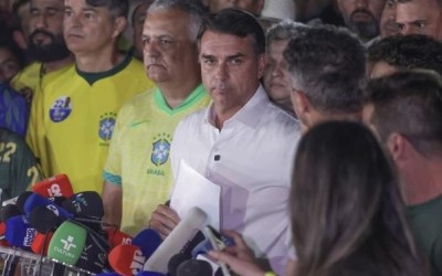 Flávio Bolsonaro não reconhece derrota para Lula e anuncia pedido de anulação da eleição