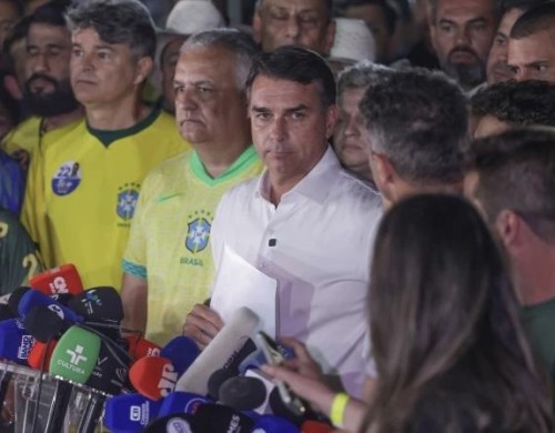 Flávio Bolsonaro não reconhece derrota para Lula e anuncia pedido de anulação da eleição