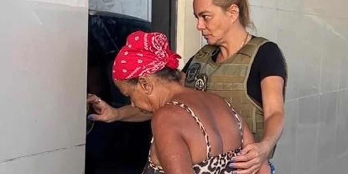 Mulher é presa suspeita de mandar matar o ex-marido por causa de patrimônio avaliado em R$ 1 milhão na Grande Ilha