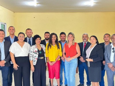 Prefeita Lacerda e vice-Prefeita Rose Araújo acompanharam a aprovação de reajuste salarial para professores em São João do Sóter