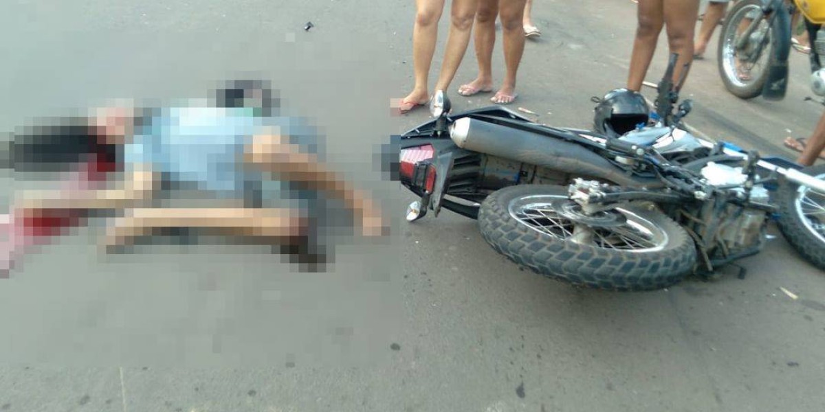 Jovem morre após colidir com caçamba na cidade Caxias