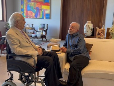Presidente Lula (PT) visitou o ex-presidente José Sarney, na tarde desta terça-feira (20), em São Luís