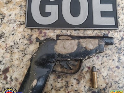 Policiais do Grupo de Operações Especiais apreendem menor com arma de fogo durante Operação Bairro Seguro em Caxias